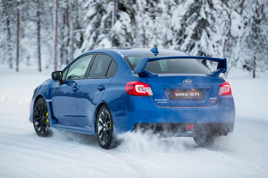  Subaru WRX STI 2017 года  (WW) (фото 34 из 40)